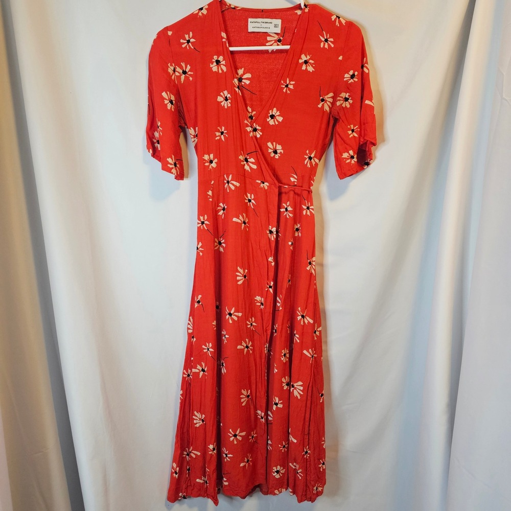 Faithfull The Brand X Anthropologie Wrap Midi Dress Small Red Daisy Floral boho